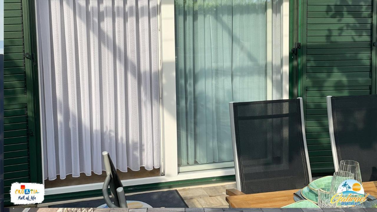 Gabrijel Apartments Makarska 1 エクステリア 写真