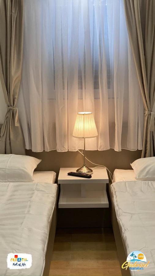 Gabrijel Apartments Makarska 1 エクステリア 写真
