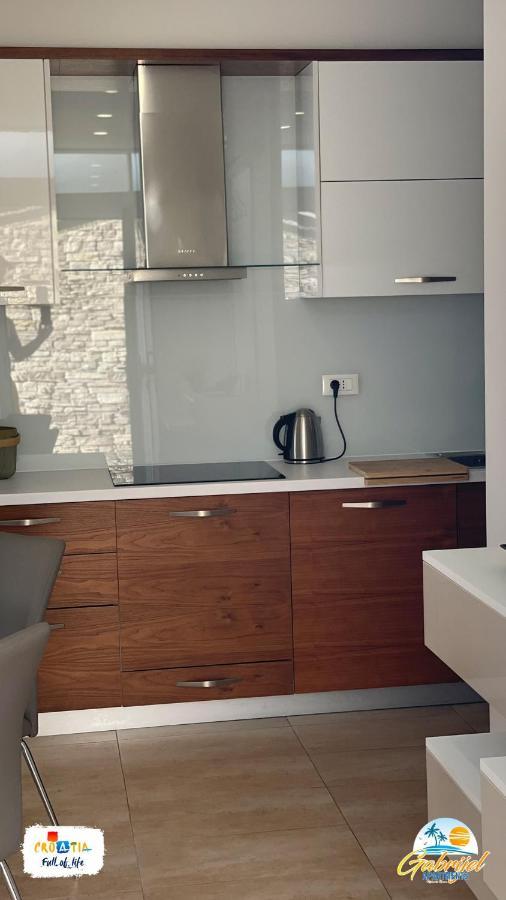 Gabrijel Apartments Makarska 1 エクステリア 写真