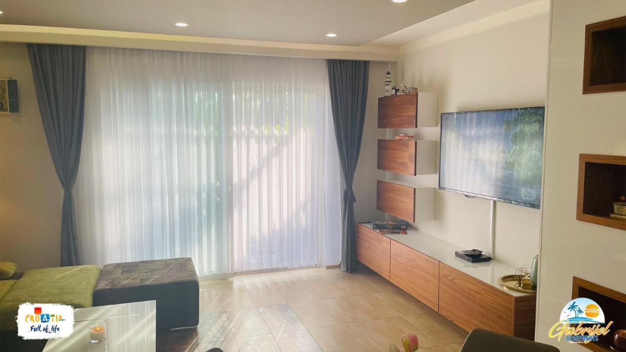 Gabrijel Apartments Makarska 1 エクステリア 写真