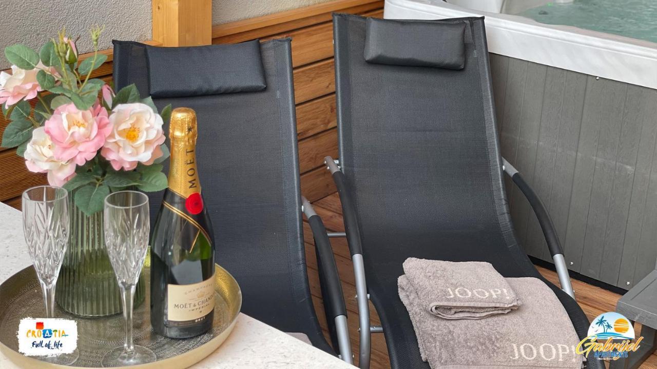 Gabrijel Apartments Makarska 1 エクステリア 写真