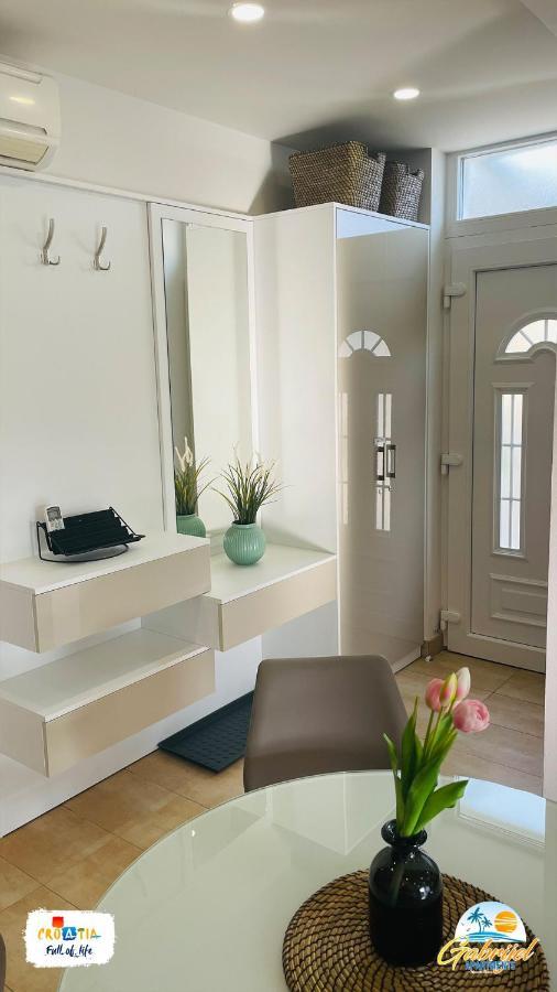Gabrijel Apartments Makarska 1 エクステリア 写真