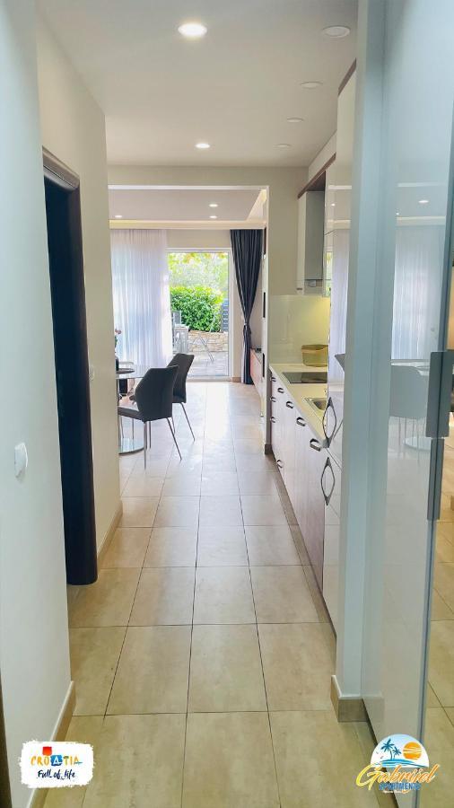 Gabrijel Apartments Makarska 1 エクステリア 写真