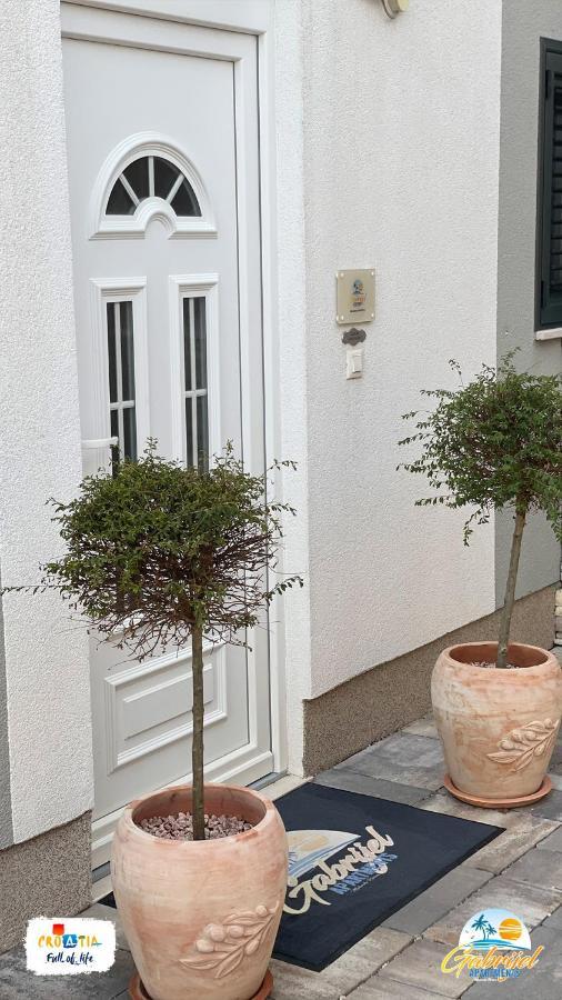 Gabrijel Apartments Makarska 1 エクステリア 写真